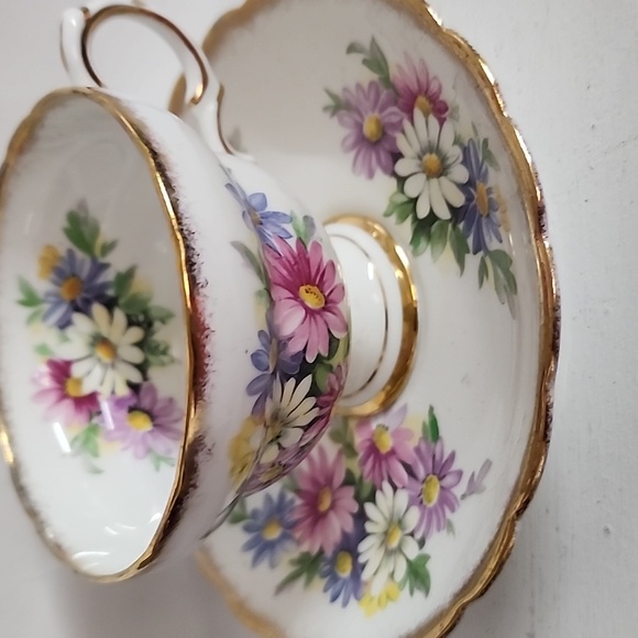Pretty Rosina Teacup and Saucer Duo Accentuated with Daisies and Heavy Gold Bord - Picture 6 of 9